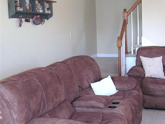 4th image of 165 Southcreek Dr