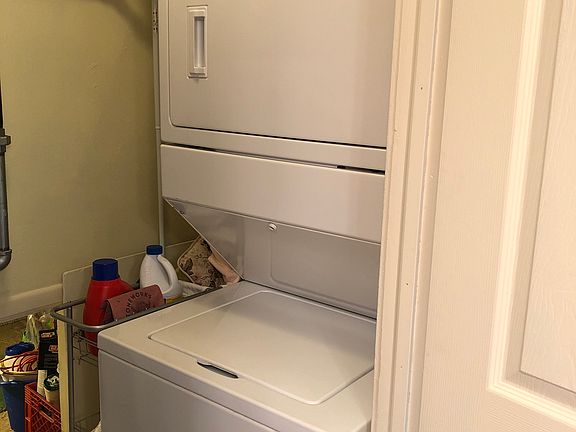 Lower level laundry
