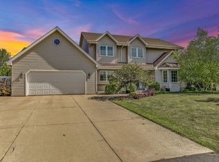 5800 Eagle Point Dr, Racine, WI 53406