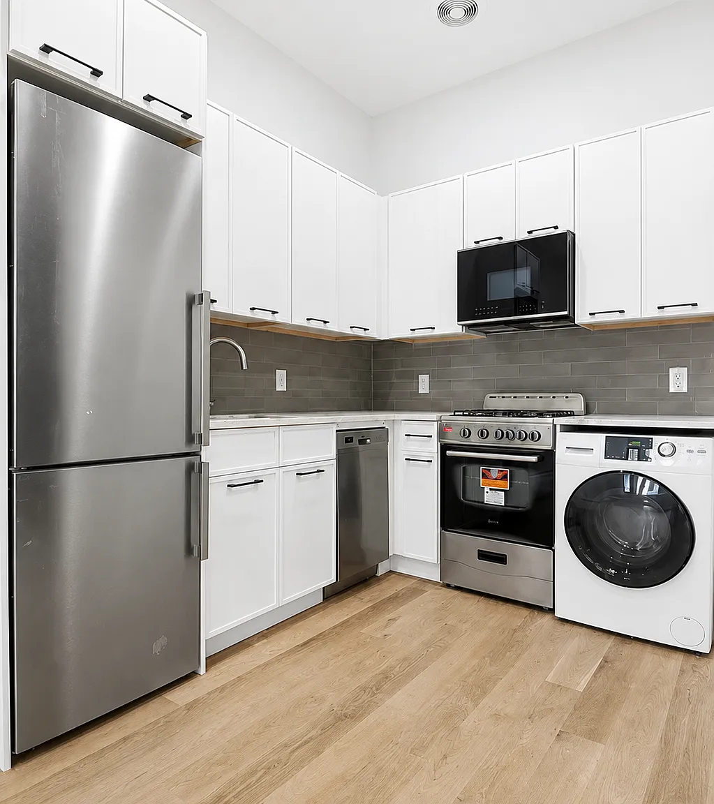 554 Putnam Avenue — Photo 3