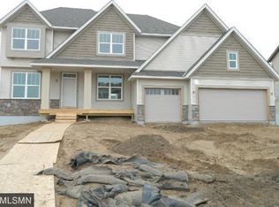 9677 Dunes Ln, Cottage Grove, MN 55016