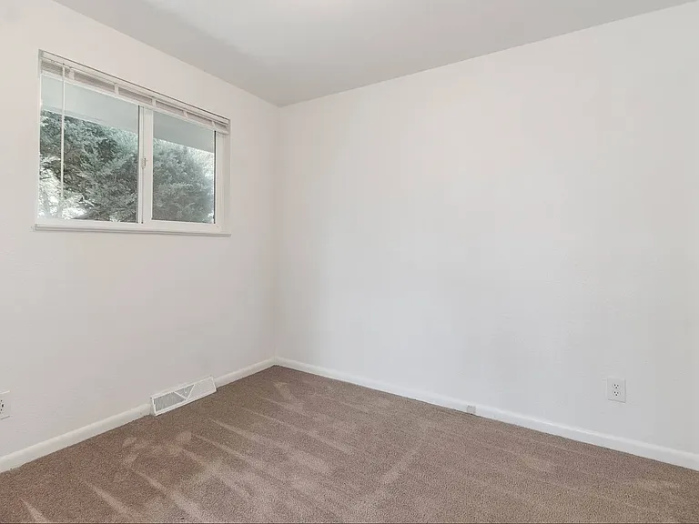 81 W Southern St — Photo 16