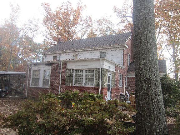 2nd image of 402 W Franklin St