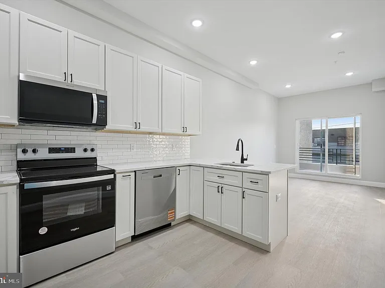 103 N 63rd St #5-5-5 — Photo 10