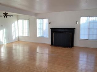 3493 Davis St, Oakland, CA 94601