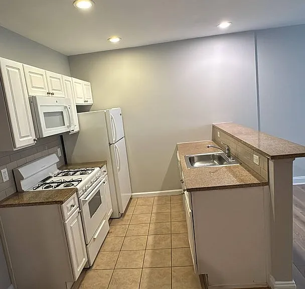56 Imlay St — Photo 11