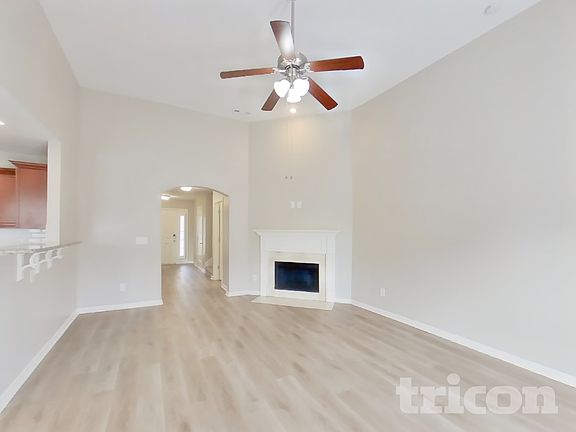 3rd image of 1040 Lindyn Lee Way