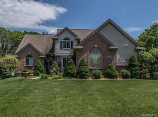 6870 Teluride Dr, White Lake, MI 48383
