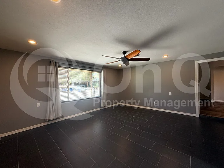 8601 E Calle Bolivar — Photo 19