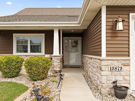 2nd image of 13873 Breakwater Ln
