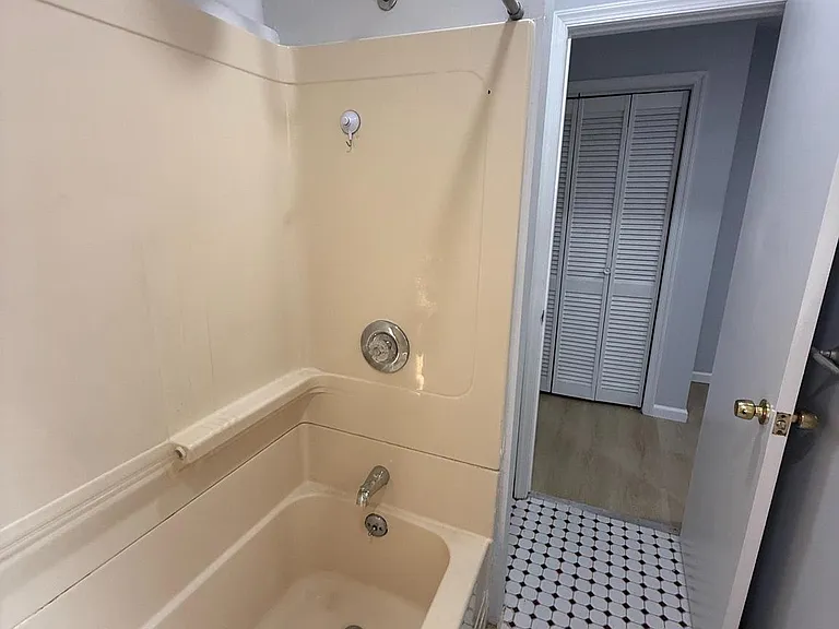 512 S 5th St #3 — Photo 12
