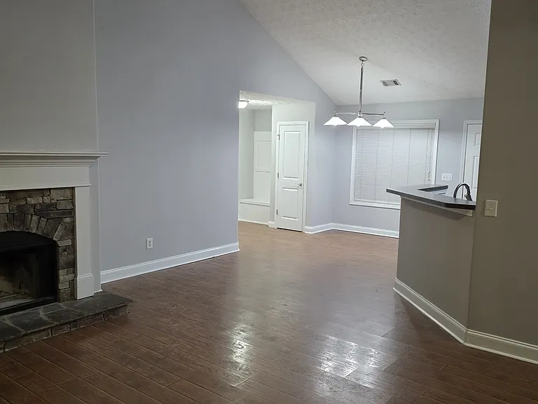 189 Woodlands Dr — Photo 3