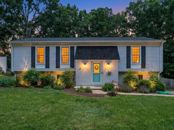 2919 Purple Finch Rd, Roanoke, VA 24018