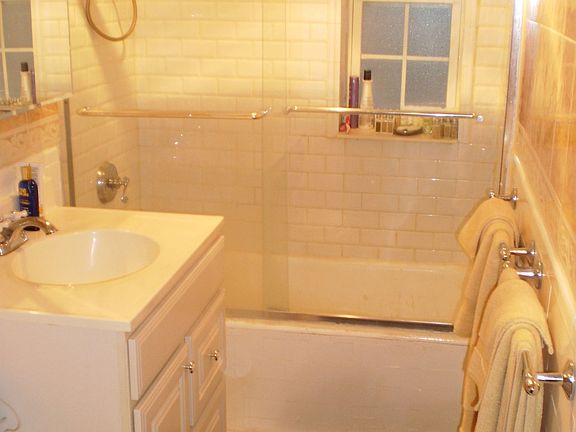 Beautifully done new Bath!
