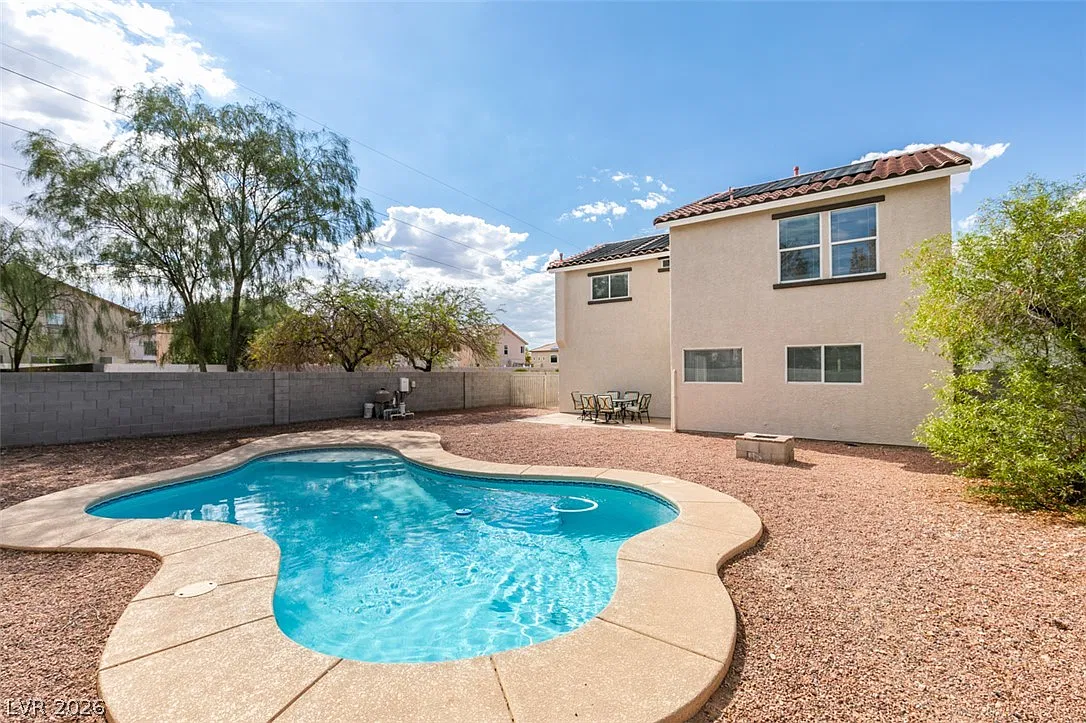 3 bed, 2.5 bath, 1777 sqft, $2,800 — Photo 2
