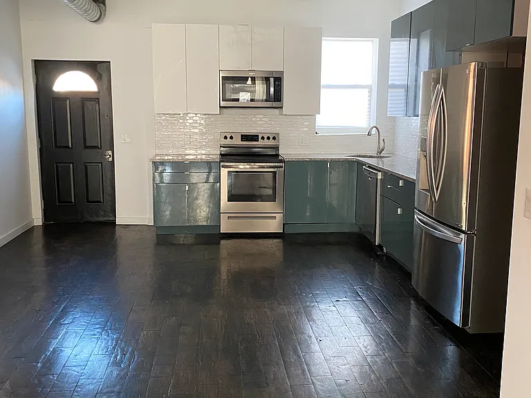 880-894 Oak St #880 — Photo 24