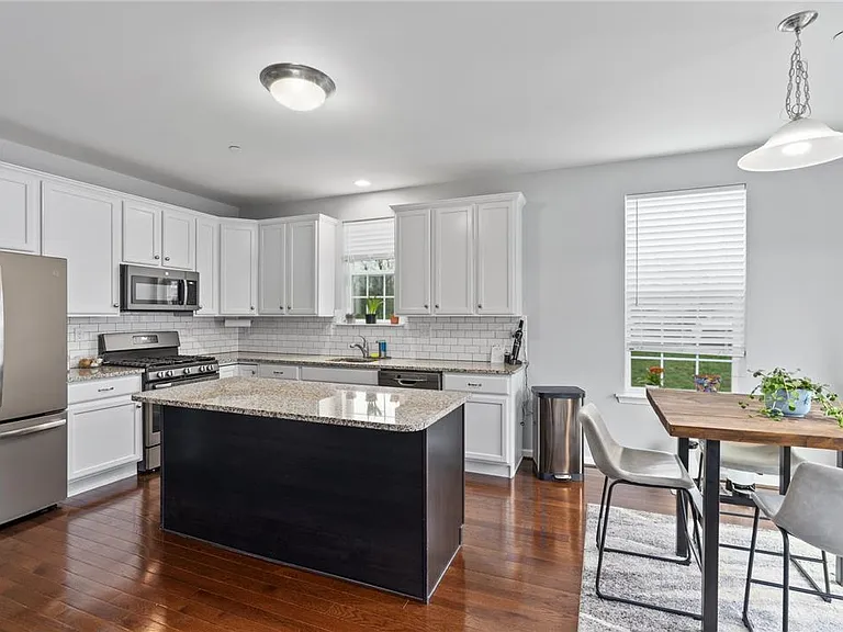 301 Redclover Ln — Photo 21