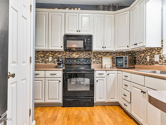 4th image of 419 Pecan Cir