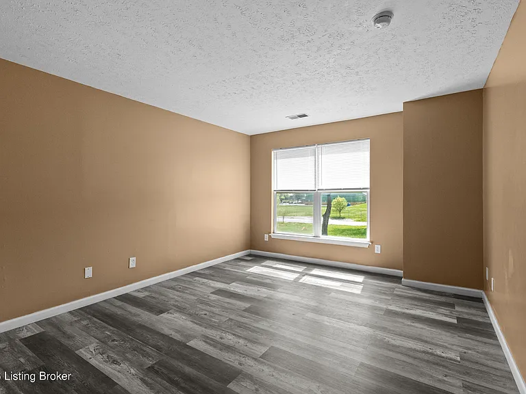 2430 McKindree Ct — Photo 5