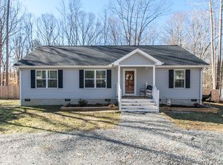 9034 Chriscoe Ln, Gloucester, VA 23061