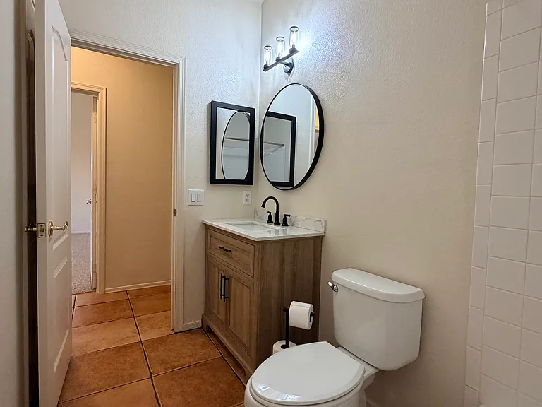 9005 N Lawndale Dr — Photo 37