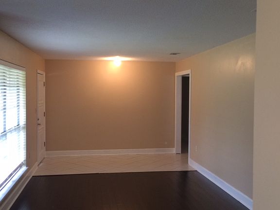 4th image of 34 Lakewood Dr