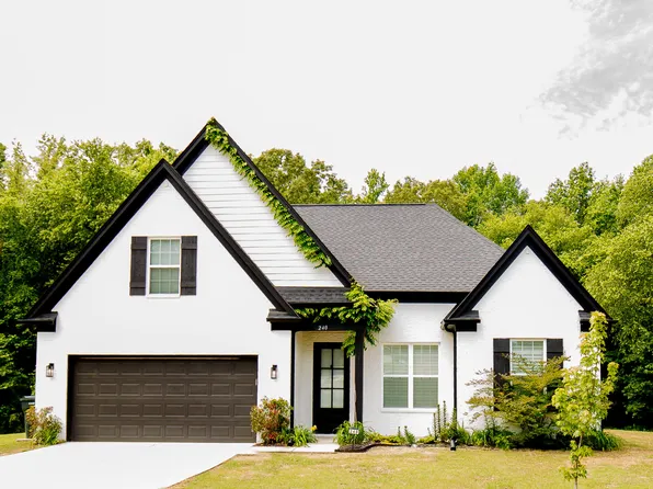240 Crimsonwood Dr, Byhalia, MS 38611