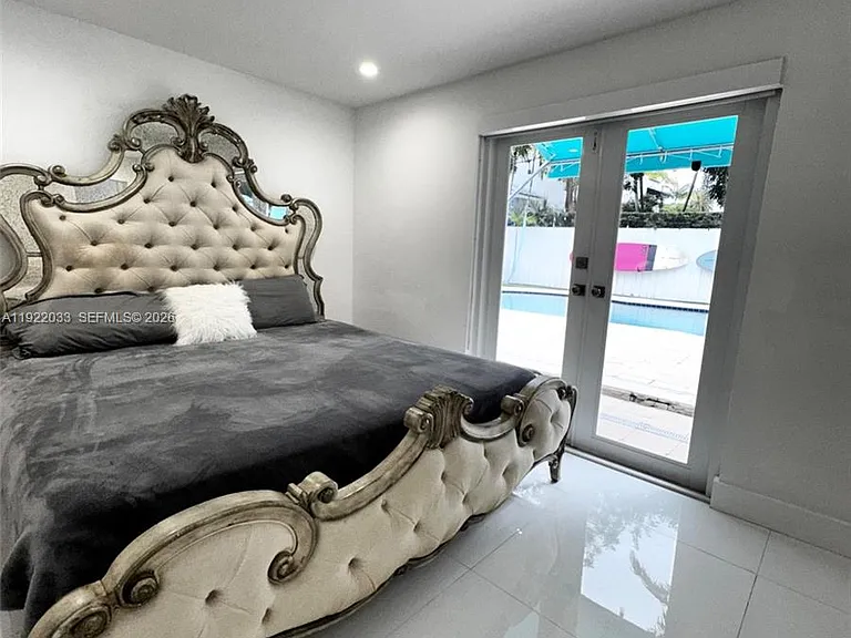 3470 Sheridan Ave — Photo 42