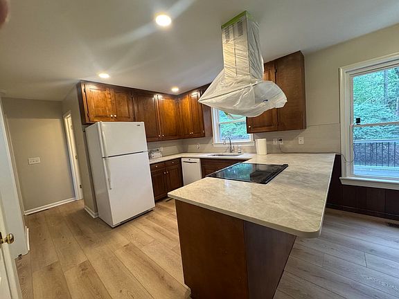 3rd image of 250 Bobcat Ln