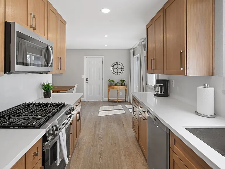 1648 El Prado Ave — Photo 20