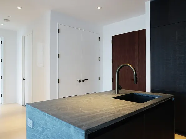 130 William Street image 22 of 68