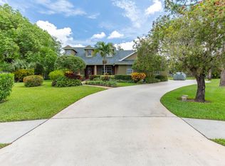 15 Saint Davids Way, West Palm Beach, FL 33414