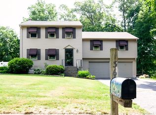 136 Deerfield Dr, Glastonbury, CT 06033