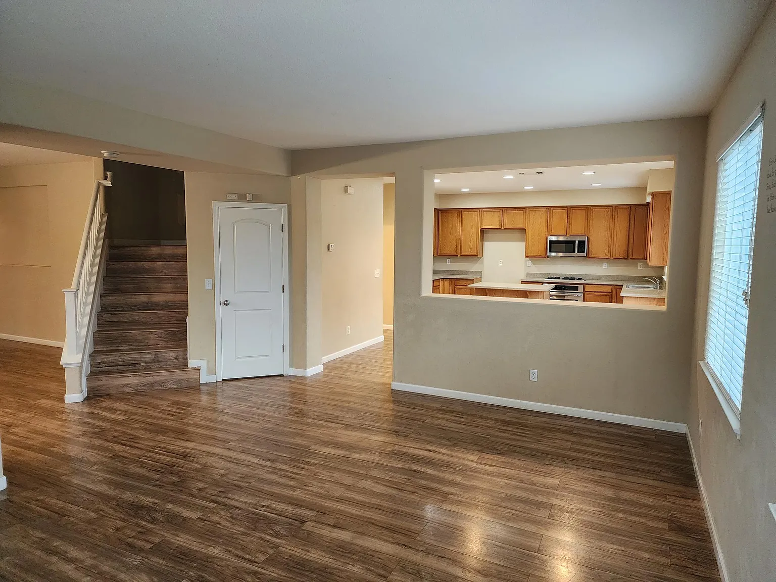 5 bed, 2770 sqft, $3,150 — Photo 4