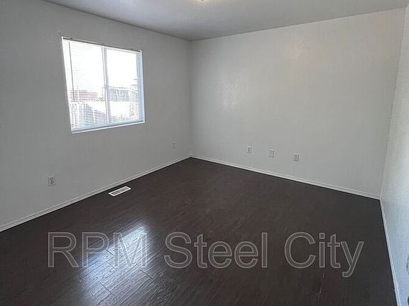 4th image of 4908 Prospect Dr