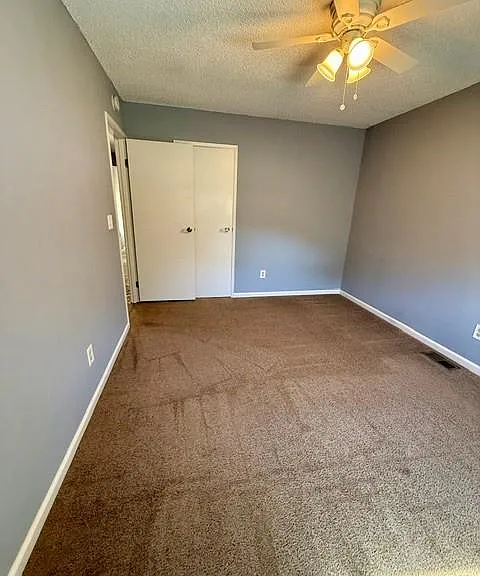 2700 Hereford St — Photo 10