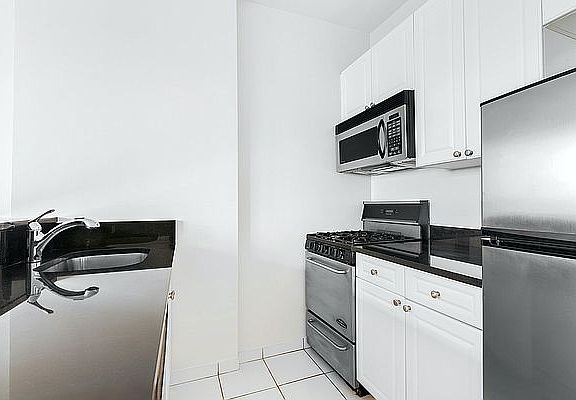 3rd image of 160 W 22nd St APT 304