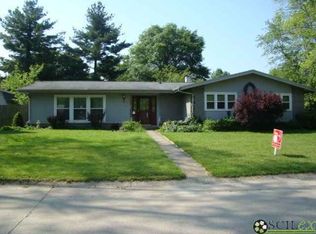 1301 Crescent Dr, Columbus, IN 47203