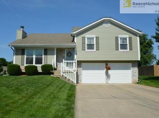 2516 NE Dale Hunter Trl, Lees Summit, MO 64086