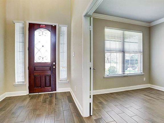 3rd image of 29838 Norwood Canyon Ln