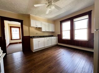 620 Elm St APT 2R, Woonsocket, RI 02895