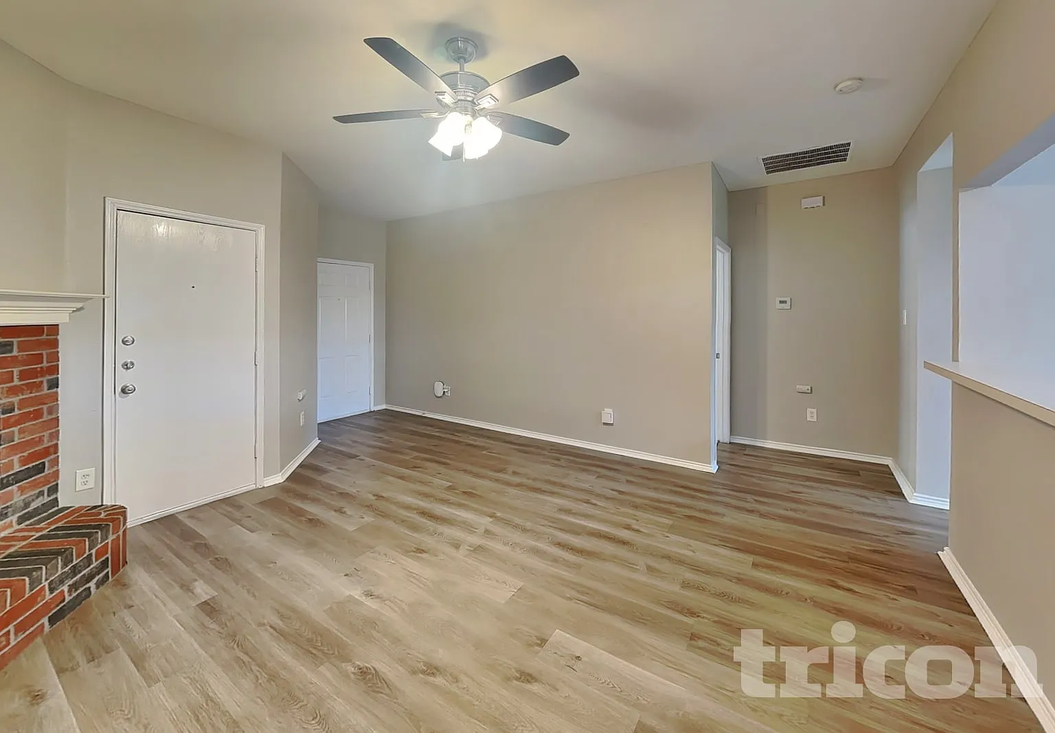 1320 Cleardale Drive Dallas TX — Photo 2