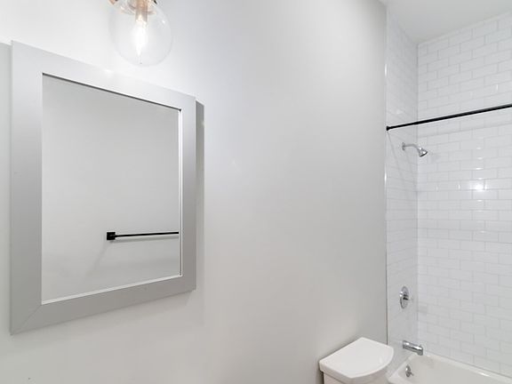 4th image of 492 Sumner St #2