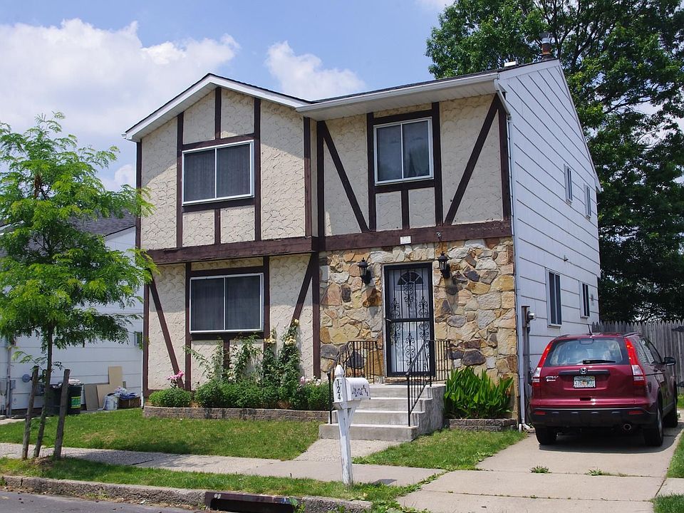 1st image of 124 Carlyle Grn