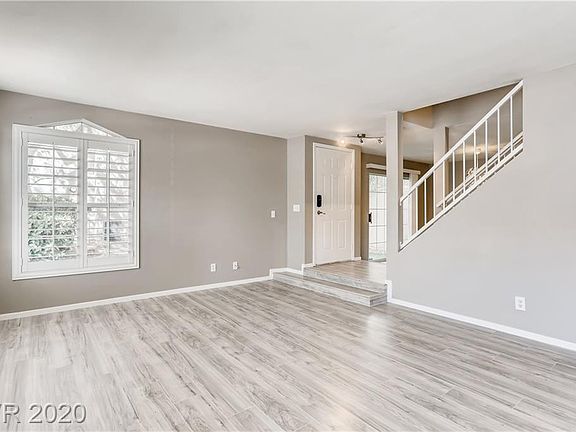 3rd image of 1004 Grammy Dr