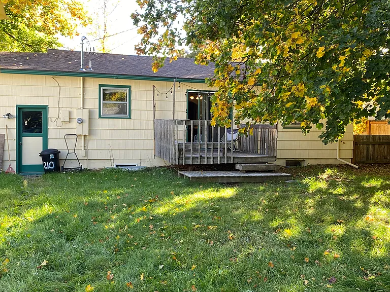 210 Kensington Ave — Photo 7