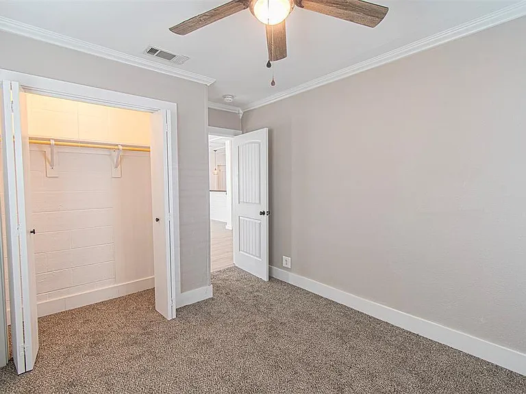 618 Crescent St — Photo 15