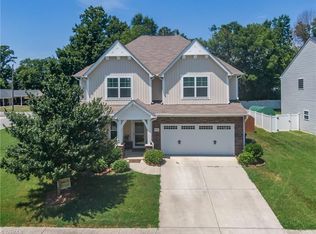 2592 Griffith Meadows Dr, Winston Salem, NC 27103