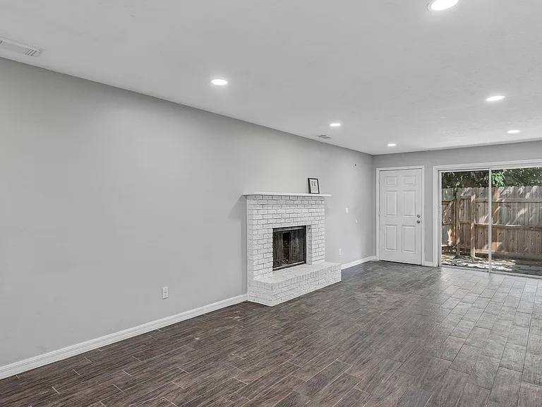 3990 SE 17th Ct — Photo 13