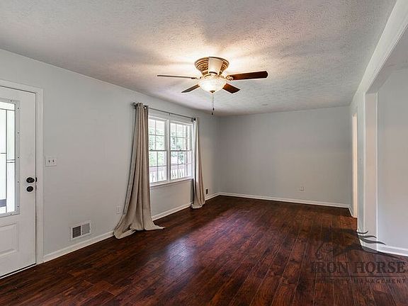 3rd image of 1190 Arrowhead Rd
